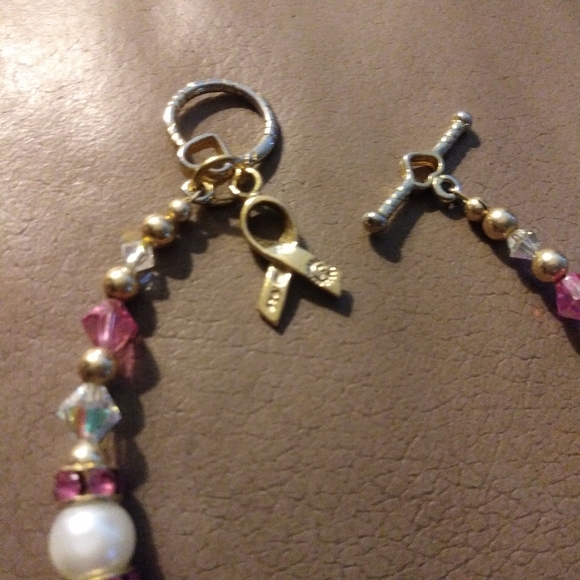 Breast Cancer beaded bracelet - Picture 2 of 4